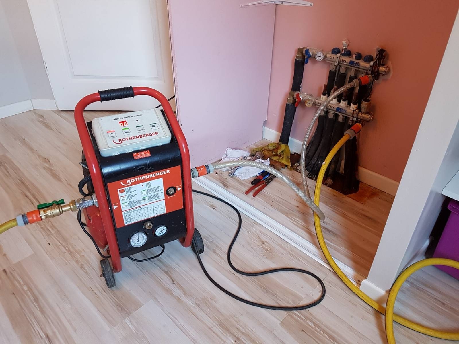 Ümraniye Esenevler Vaillant Hermetik Şofben Kombi Bakımı